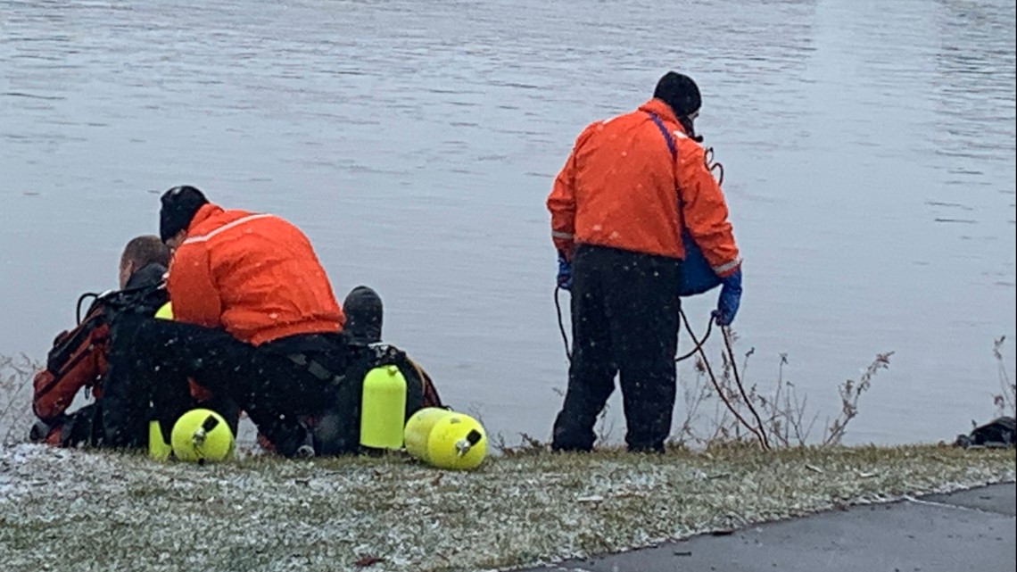 Dive Teams Searching For Missing Woman In Grand River Wzzm13