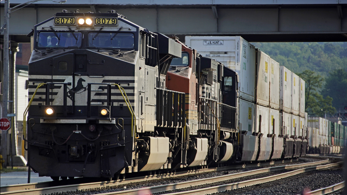Norfolk Southern posts its first-quarter earnings report - Vimarsana News