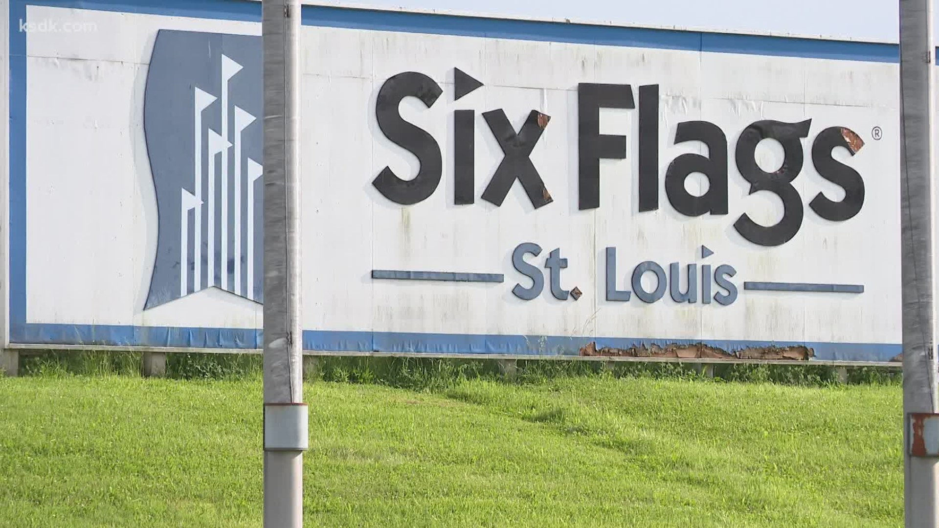 When does Six Flags St. Louis reopen? | 0