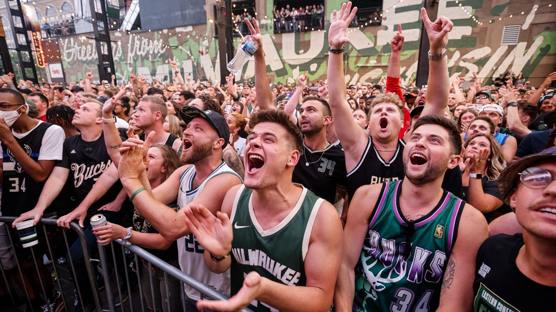 Milwaukee Bucks claim first NBA title since 1971, clinch finals in six  games over Suns, 105-98