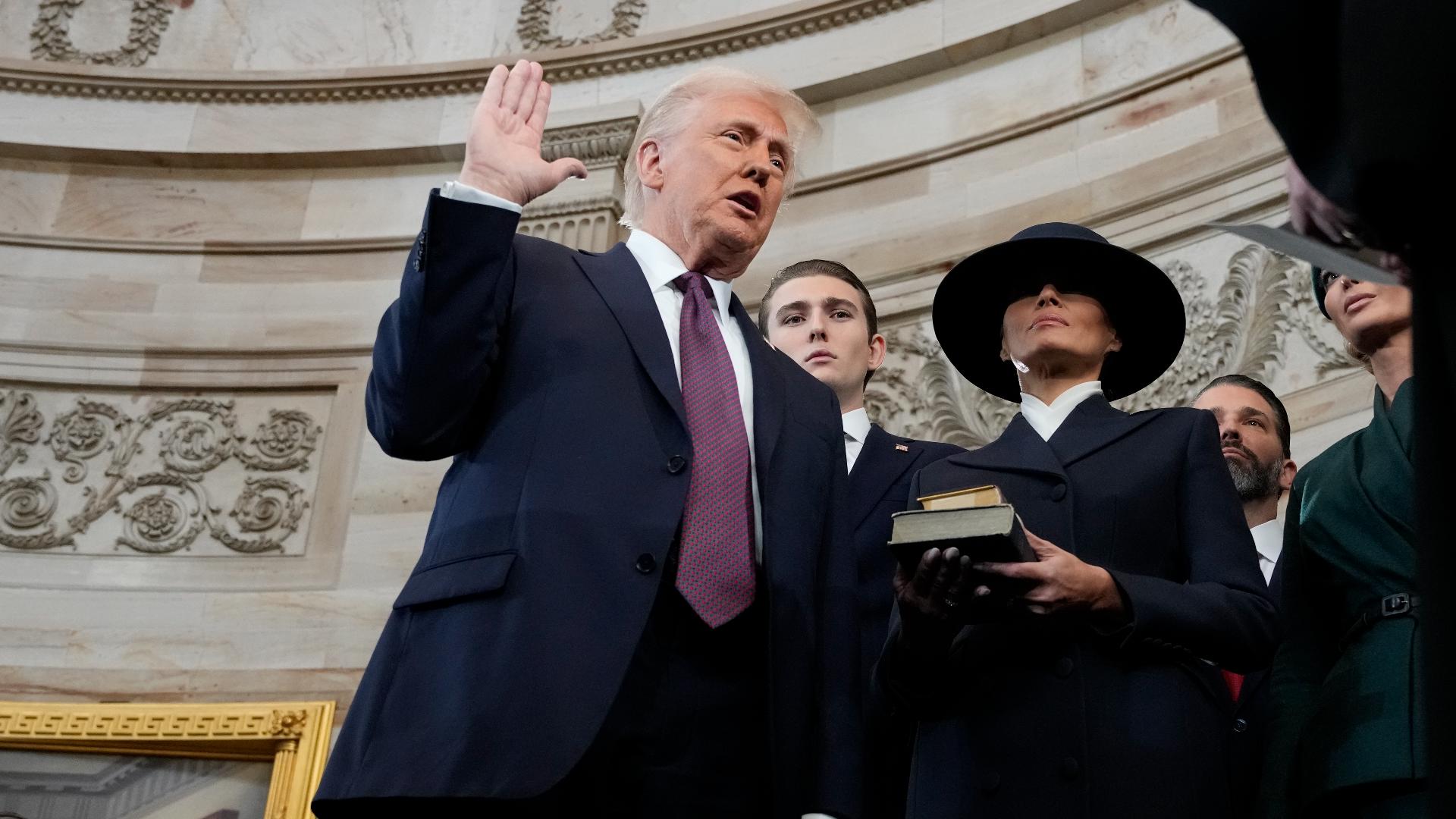 did-trump-put-his-hand-on-the-bible-during-his-inauguration-wzzm13
