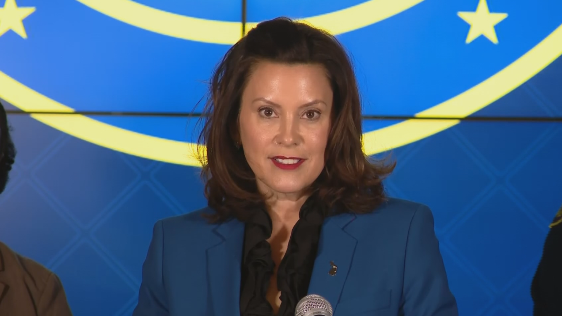Gov. Gretchen Whitmer signed an executive order Friday that cancels or postponed events or shared-space gatherings over 250 people.