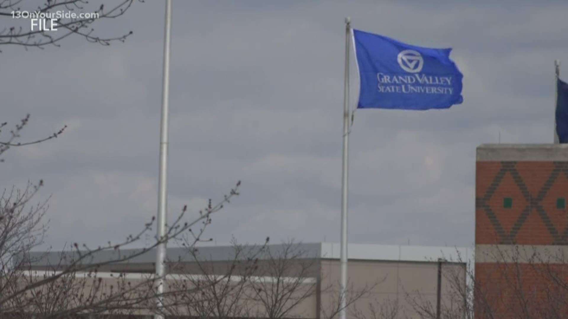 The Grand Valley State University Student Senate has decided to bring back the Pledge of Allegiance after voting to stop saying it at meetings last week.
