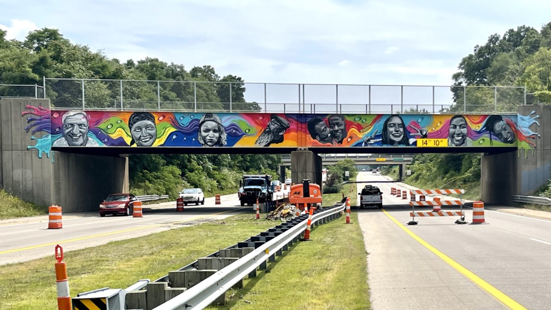 Muskegon railroad bridge murals completed; here's where you can see ...