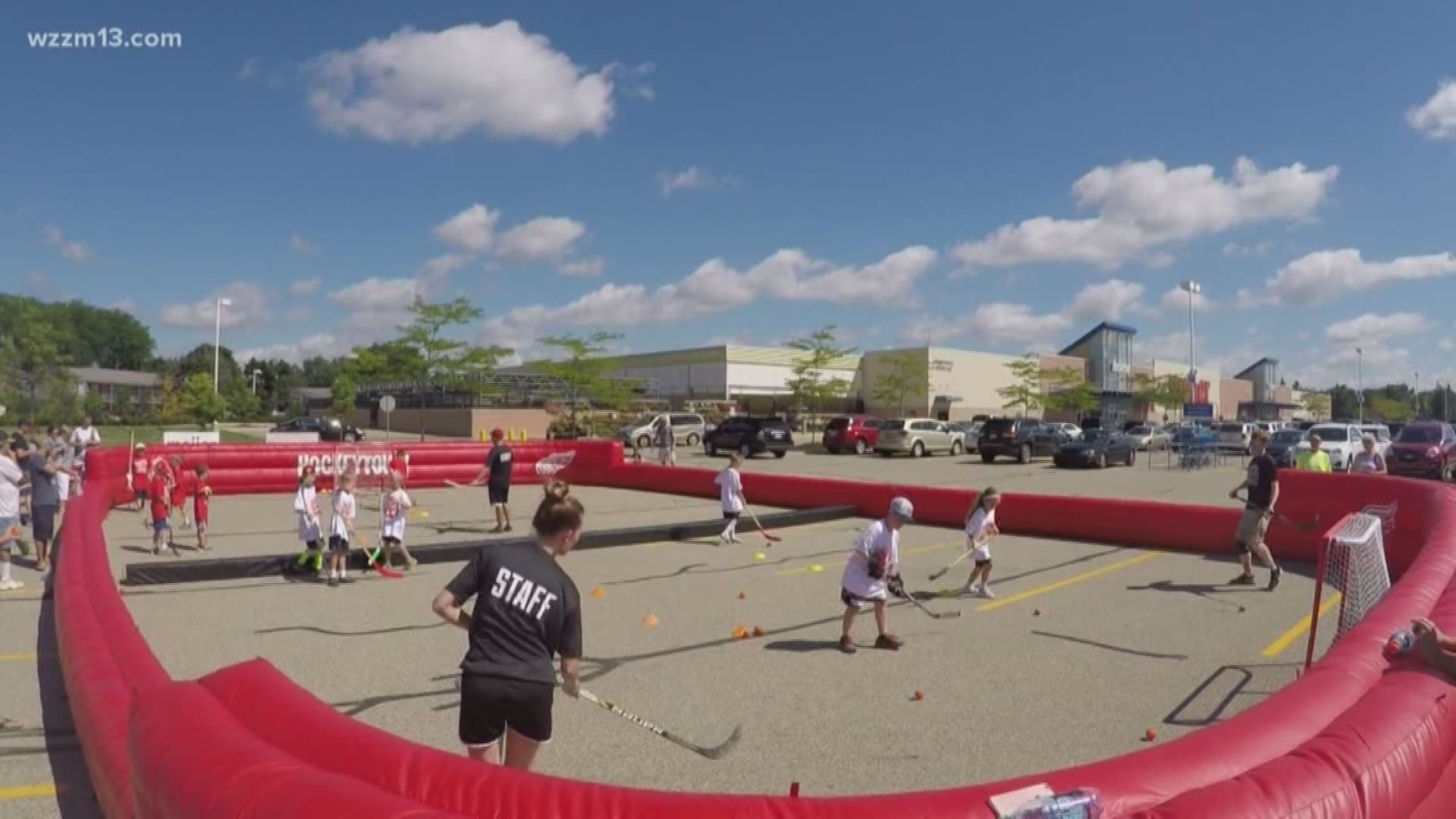 Red Wings street hockey clinic tour