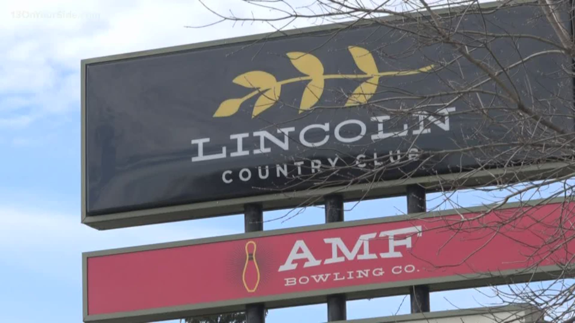Proposed plans for the redevelopment of Lincoln Country Club calls for a new road to go through a subdivision.