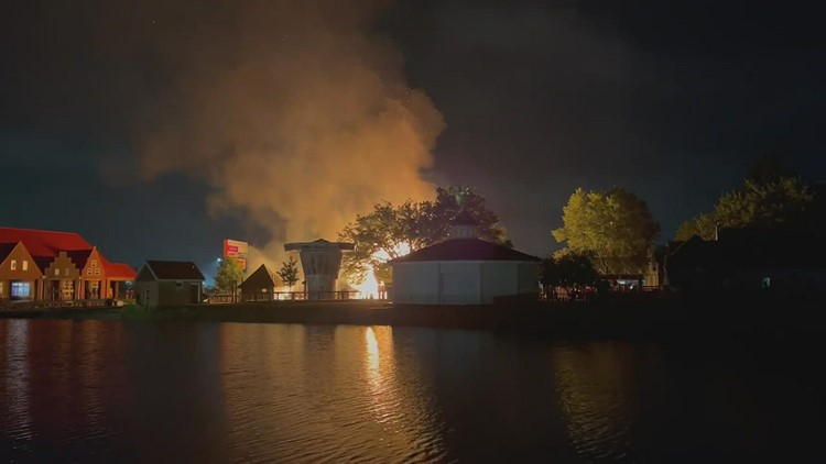 Barn catches fire at historic Dutch village