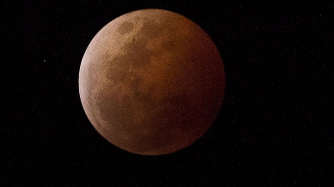 A Total Lunar Ecplise and Supermoon come together - Vimarsana News
