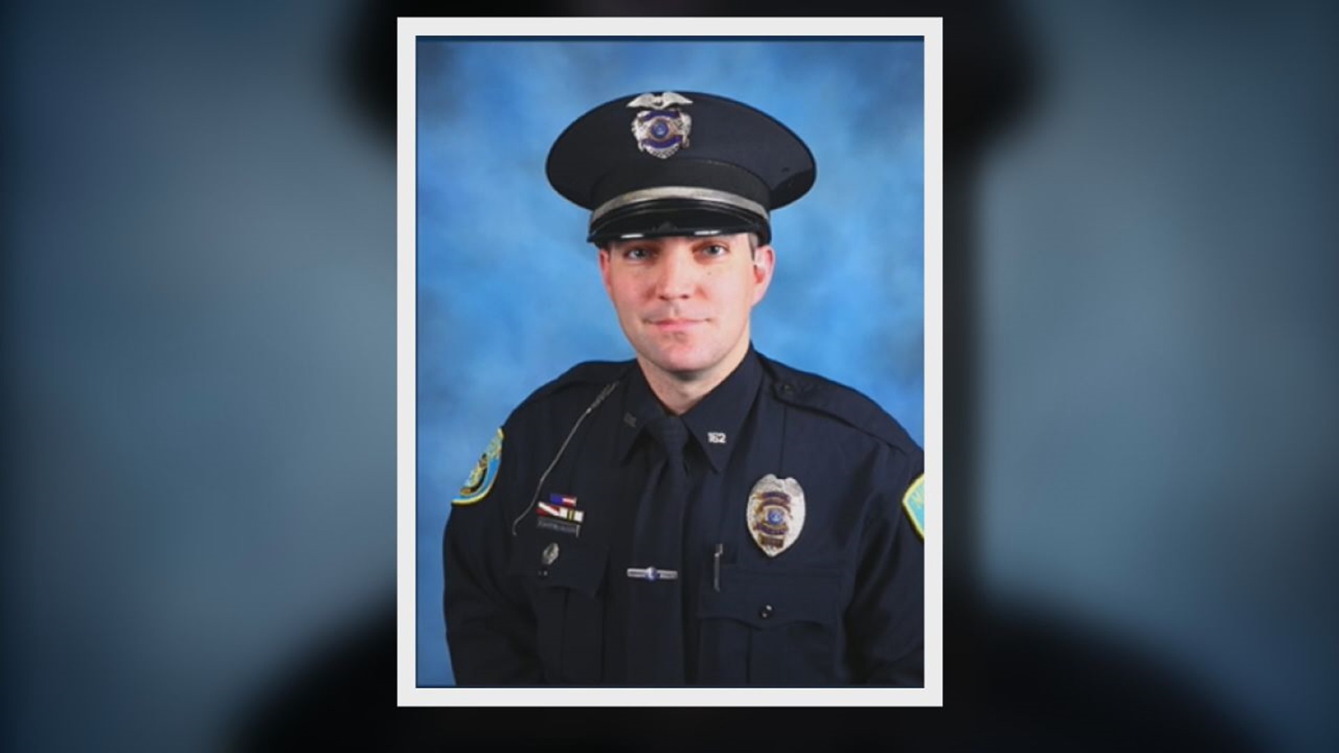 Cops escort injured Midland officer home from hospital | wzzm13.com