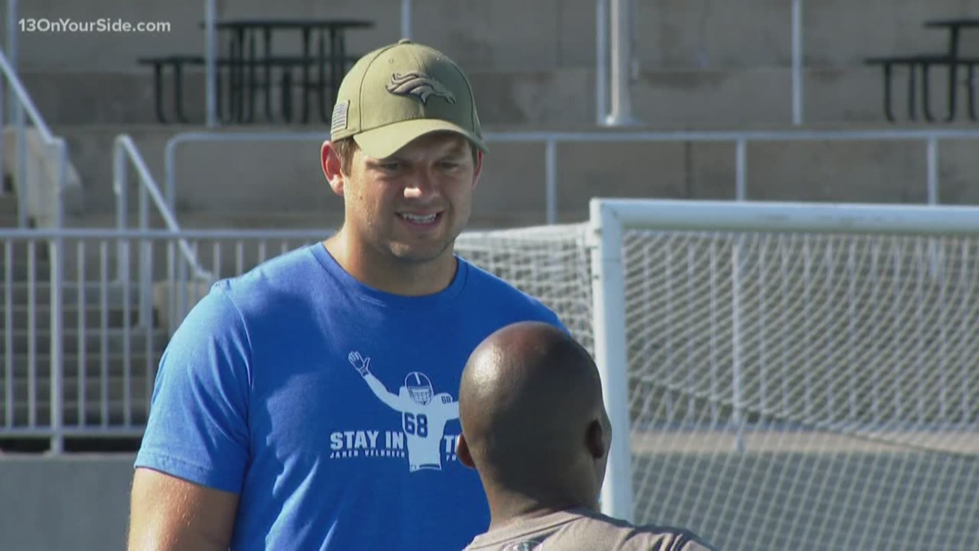 Jared Veldheer comes home for football camp