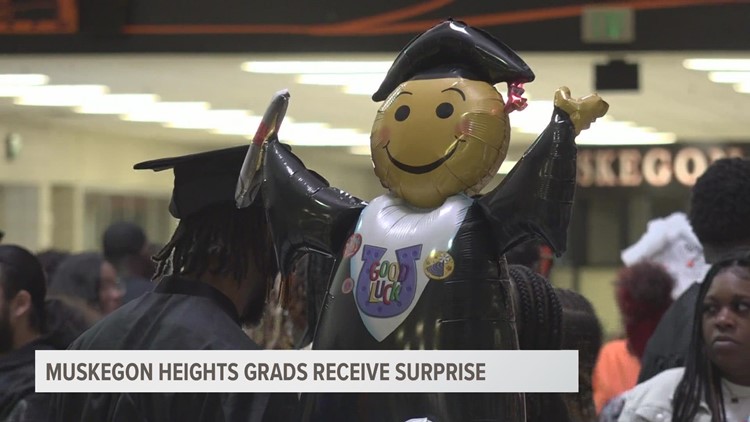 Muskegon Heights leaders surprise Class of 2022 with graduation packages
