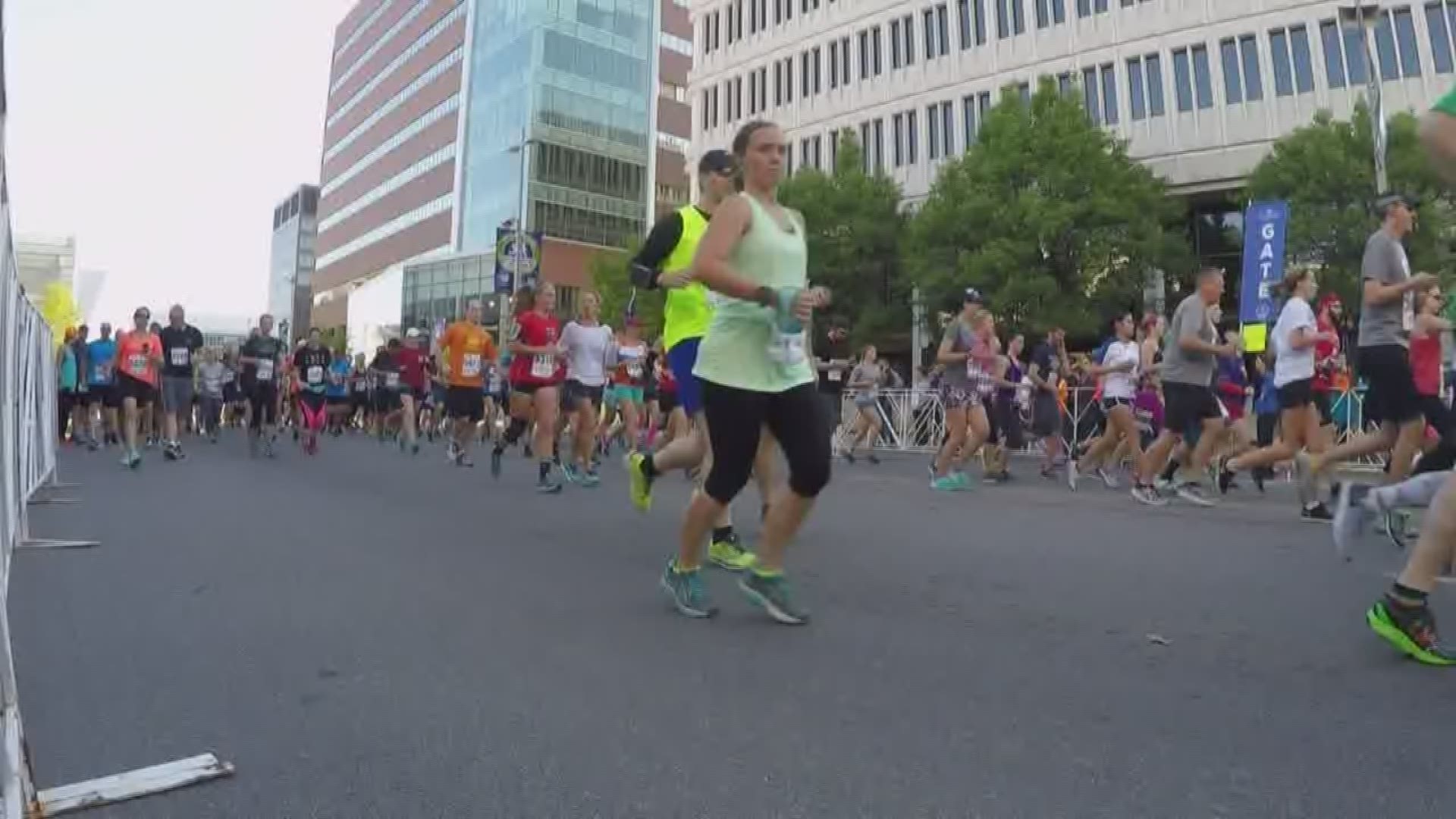 Thousands expected to flood Grand Rapids for Amway River Bank Run.