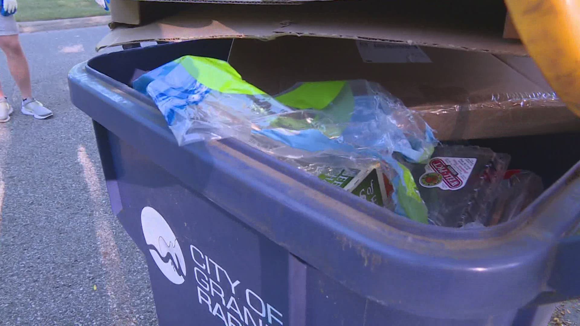City of Grand Rapids offices closed during holidays, trash and