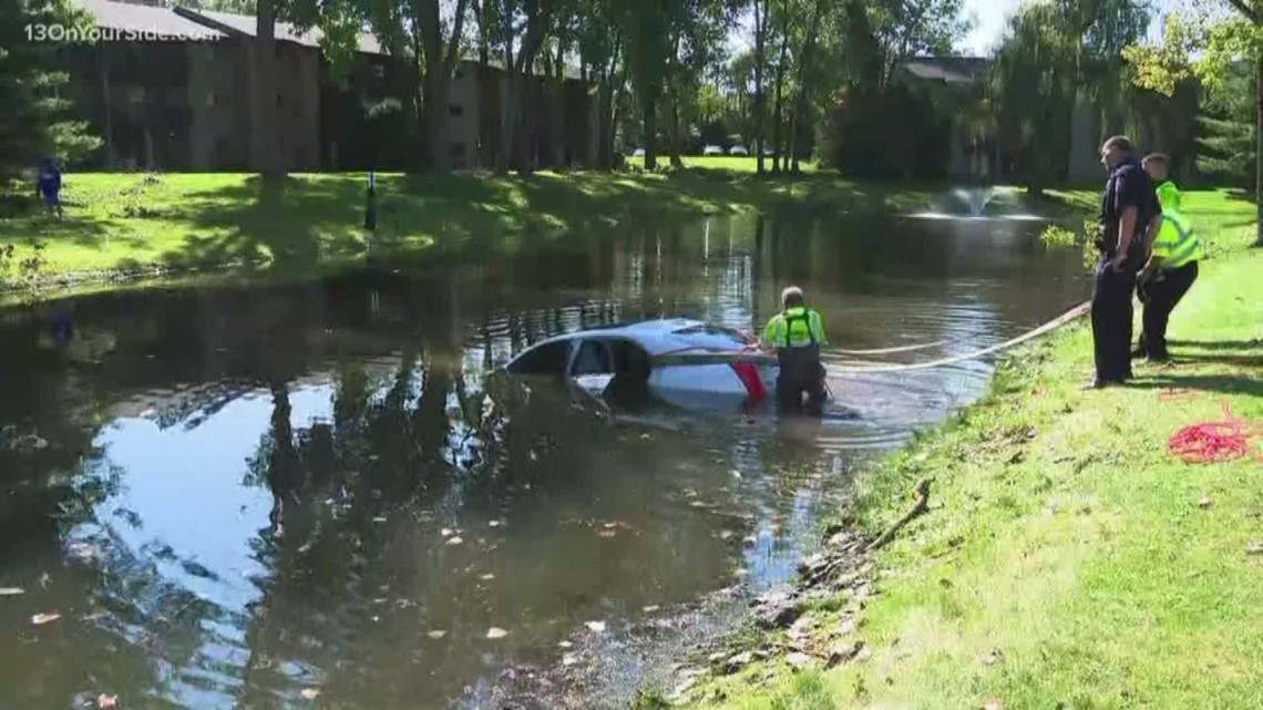 Man drives car into pond in northeast Grand Rapids | wzzm13.com