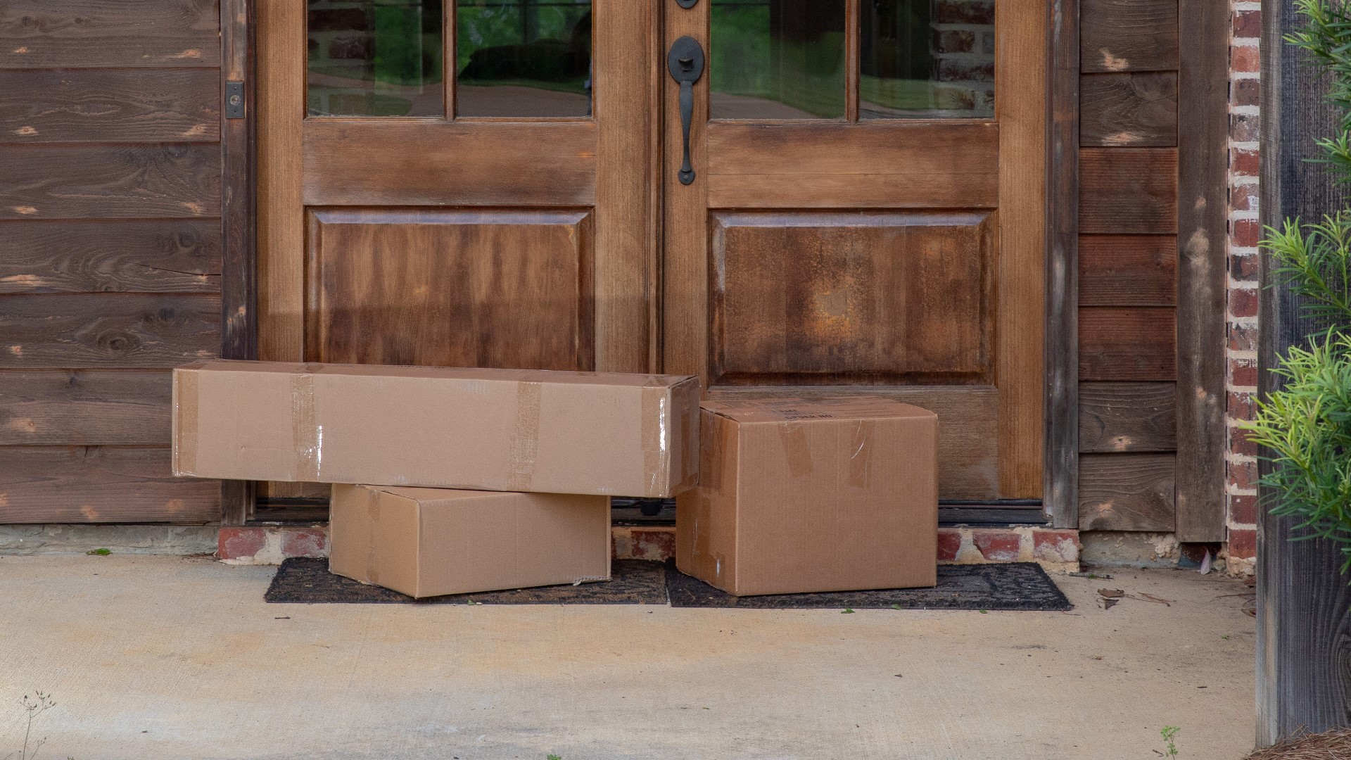 13 ON YOUR SIDE's Angela Cunningham has all the tips to protect your holiday shopping packages from getting pilfered by porch pirates.