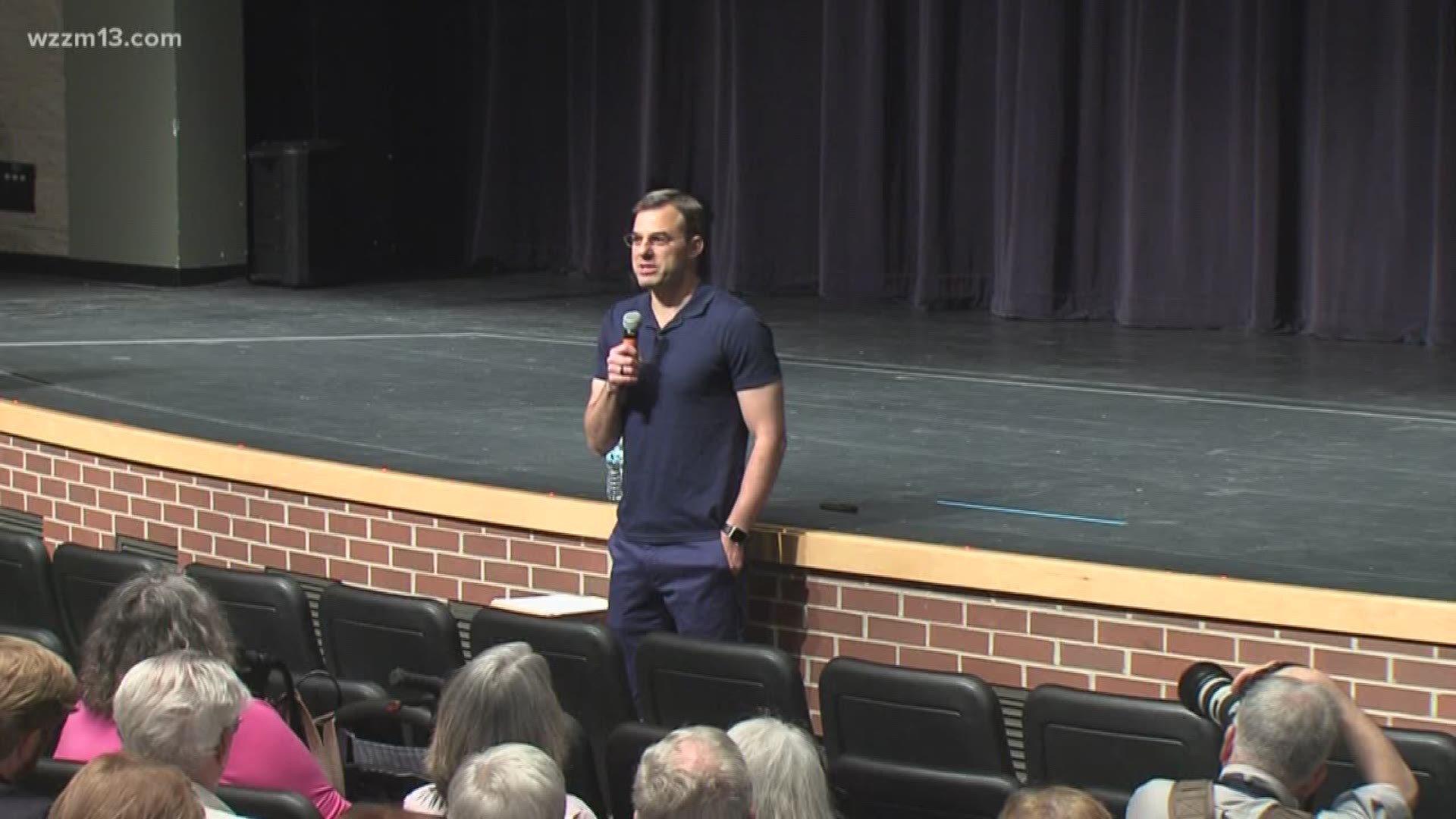 Crowds come out for Rep. Justin Amash's town hall