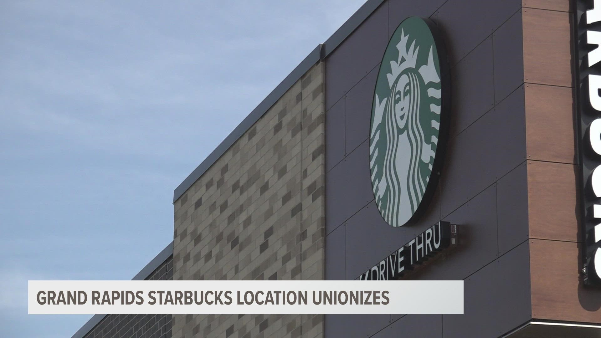 Grand Rapids Starbucks votes 15 3 to unionize