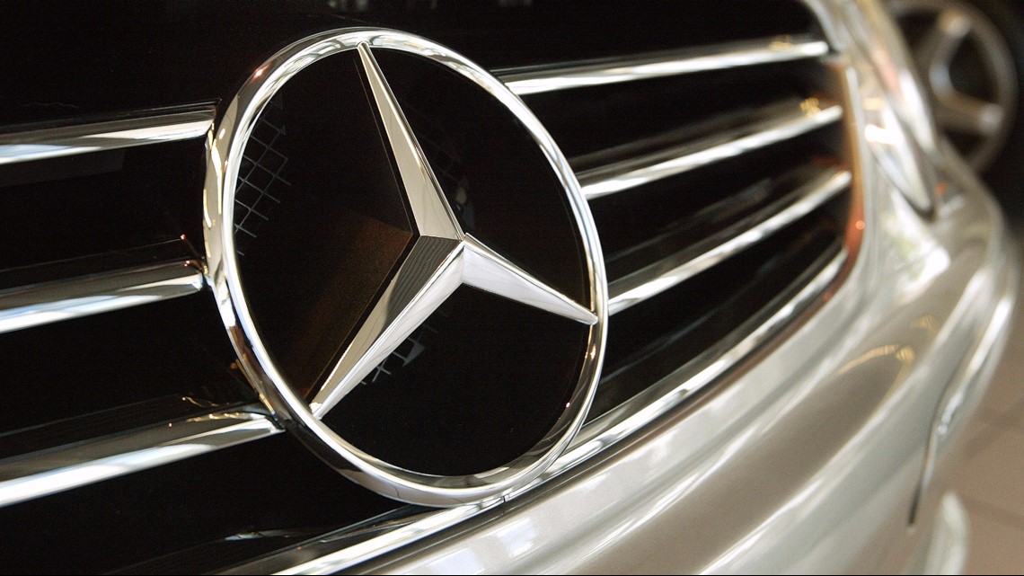 US probing whether Mercedes vans can roll away unexpectedly - Vimarsana News