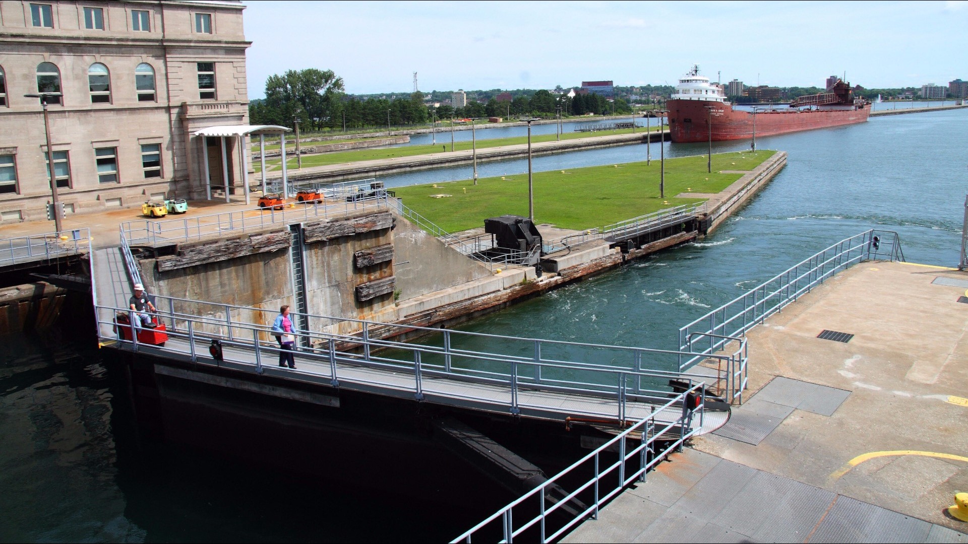 Lawmakers to tour Soo Locks, site of planned 1B upgrade