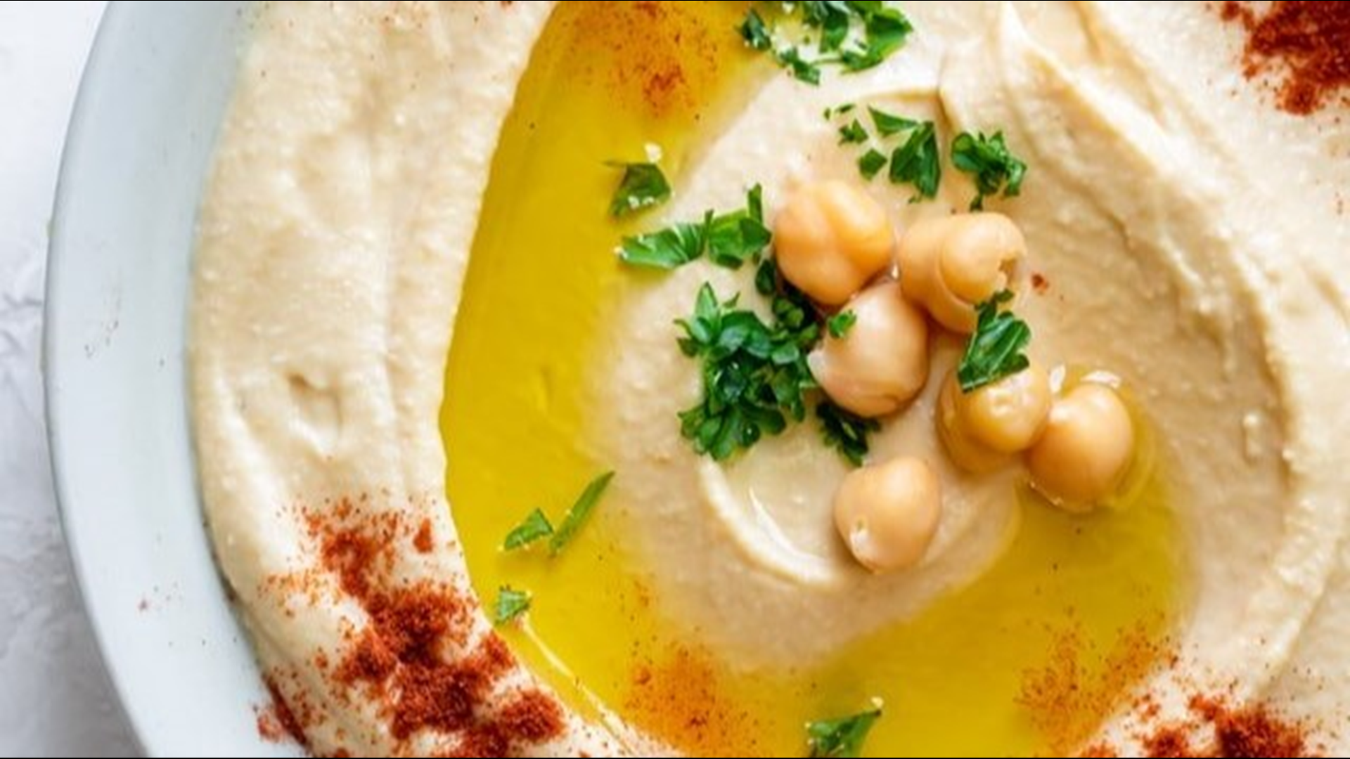 The Feel Good Foodie Yumna Jawad shows us how to make Lebanese-style hummus!