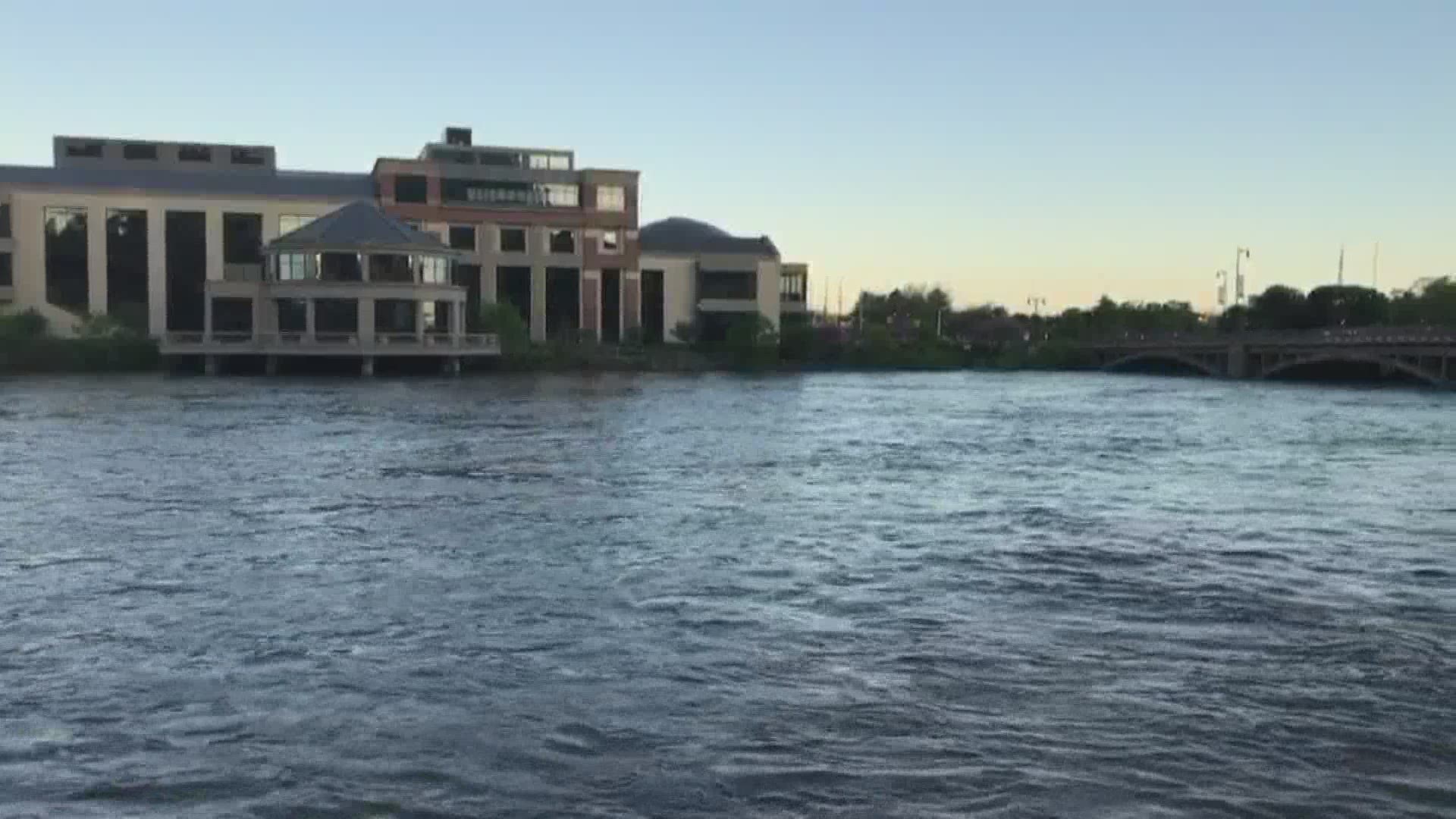Grand River in Grand Rapids expected to crest Friday, flood warnings in Kent and Ottawa counties