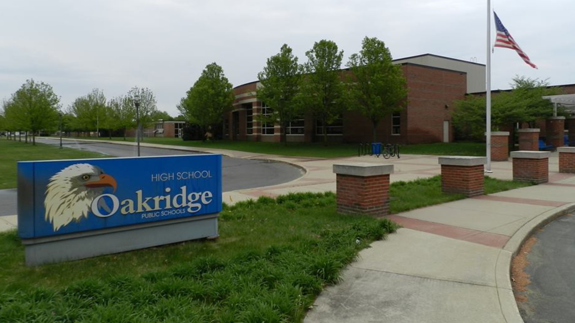 Freshman at Oakridge High School made threat to school district