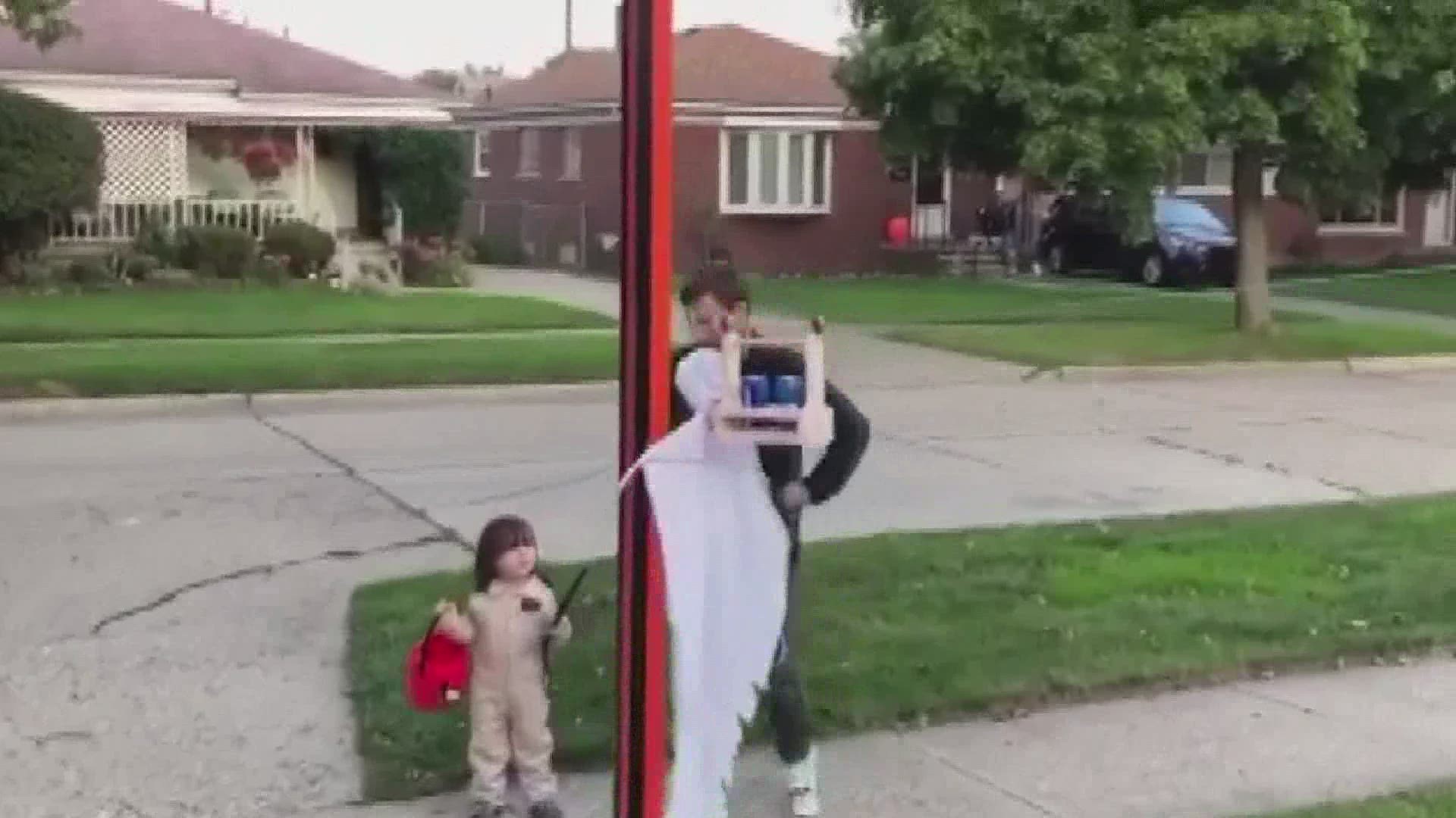 Michigan man installs candy zip line for trick-or-treaters