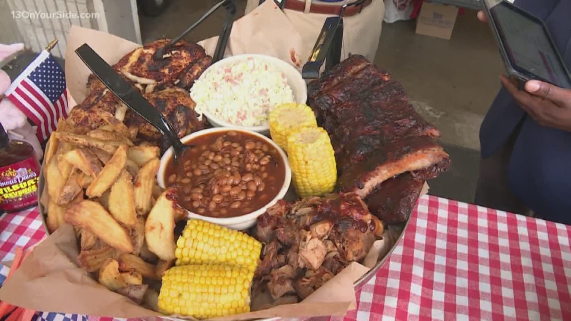 Famous Daves joins 13 ON YOUR SIDE to show us what the best tailgate foods look like.