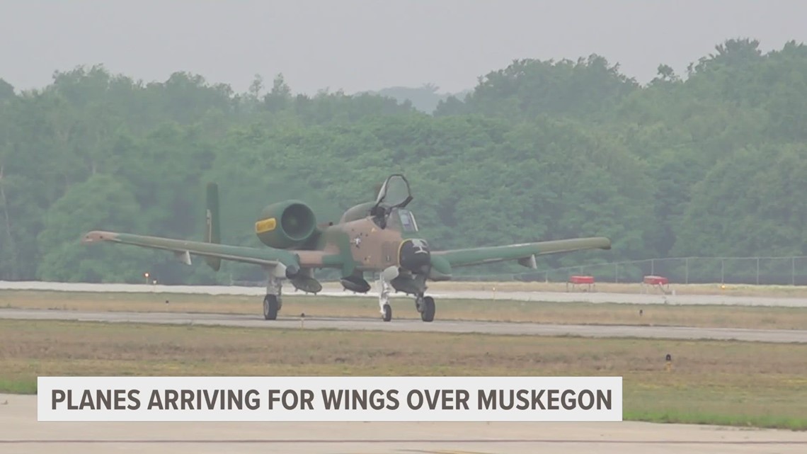 Planes arriving for Wings Over Muskegon