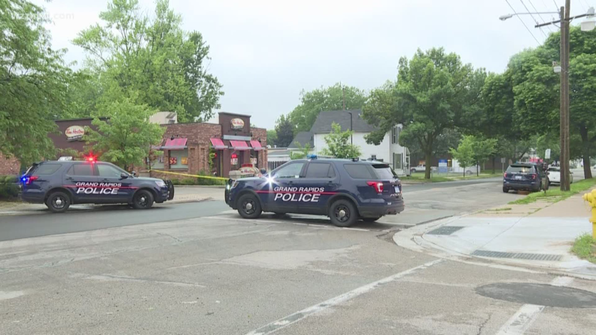 Police arrest man following standoff in Grand Rapids