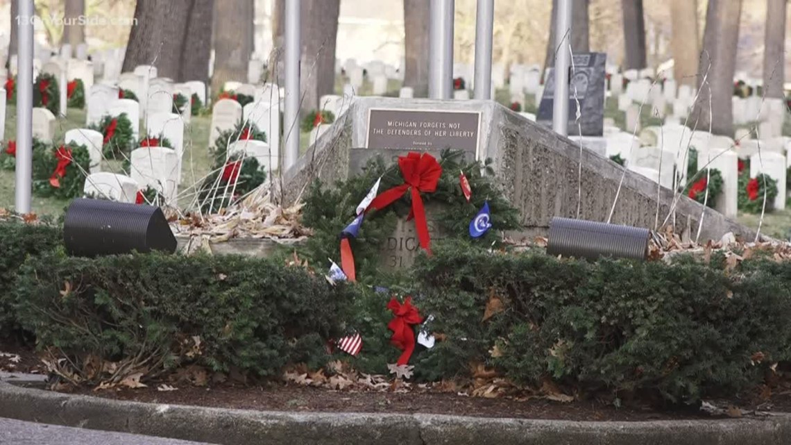 Wreaths Across America Honoring Veterans With Wreath Laying Ceremony 7563