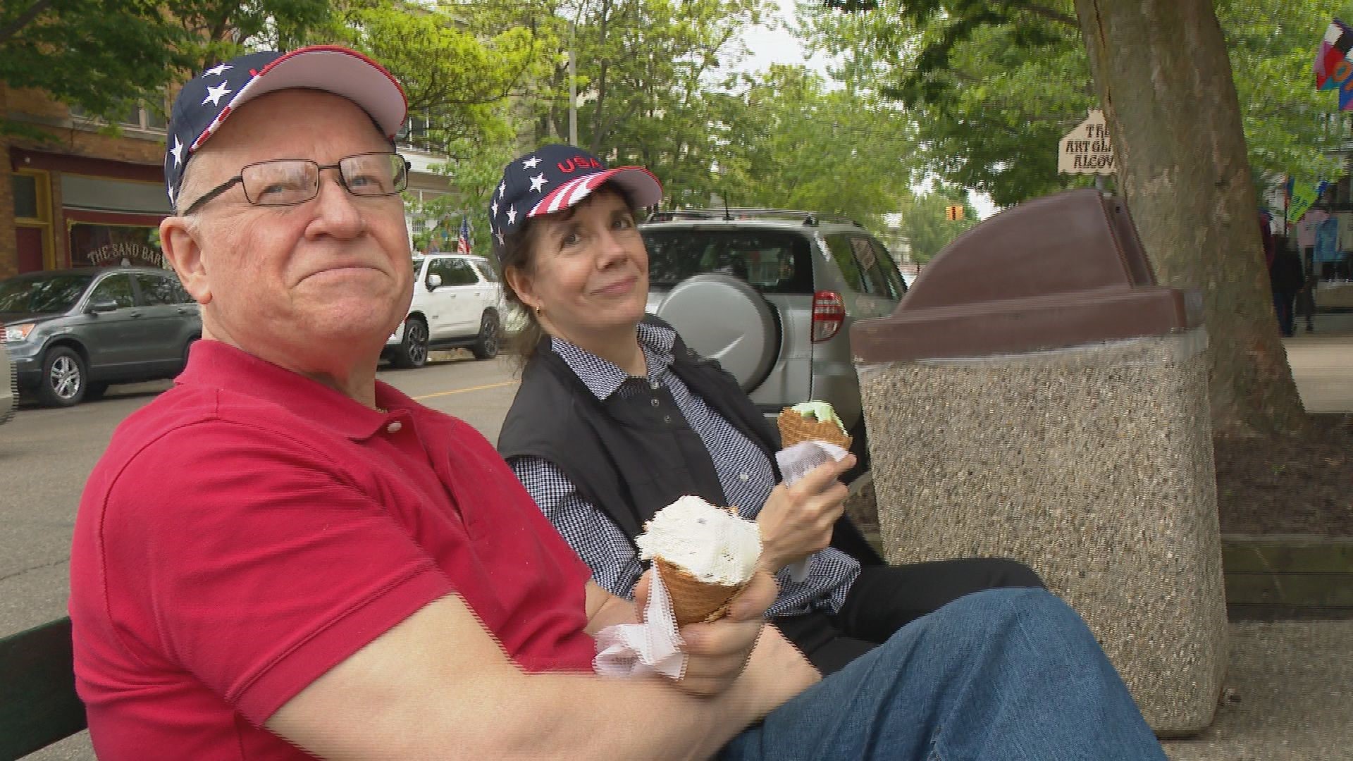 Busy Memorial Day weekend gives hope to tourist town businesses