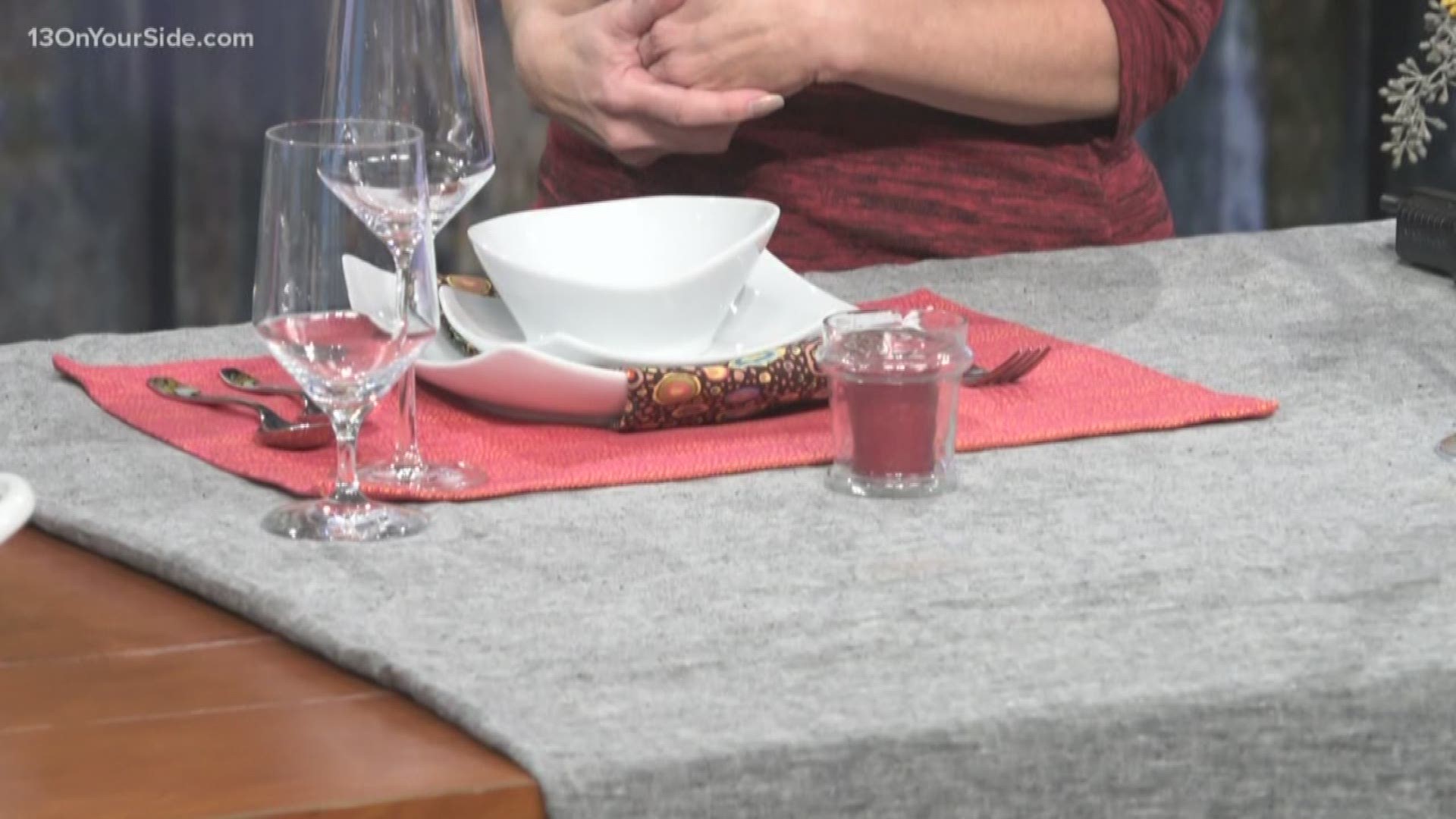 Check out these tips on how to put together a festive and functional Thanksgiving table setting.