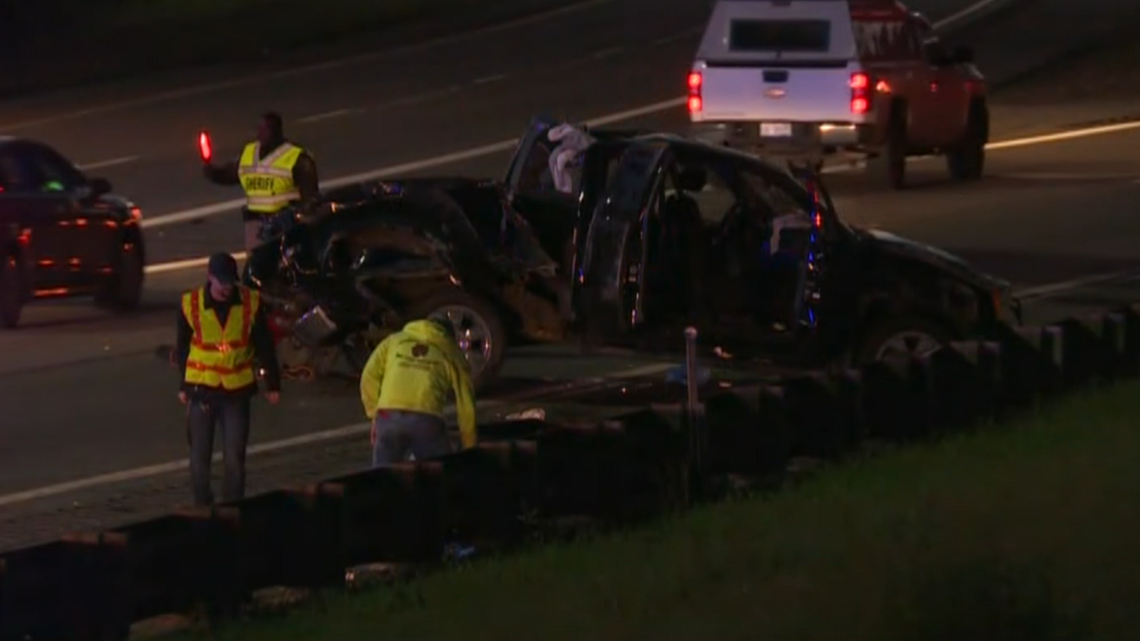 3 vehicles involved in rollover crash on I96 Monday morning