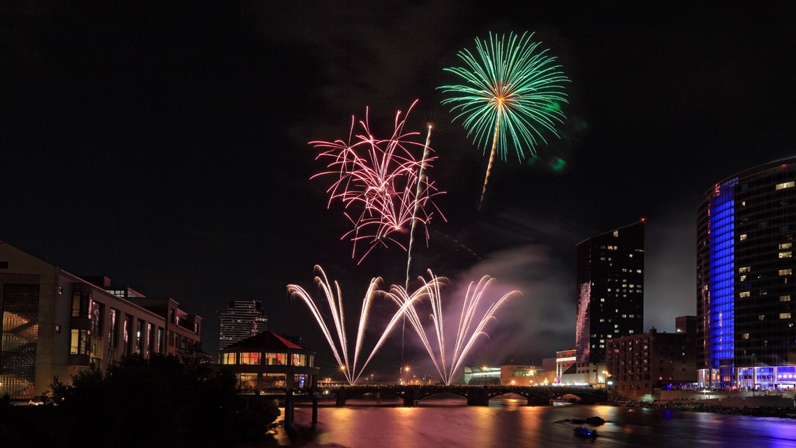 grand rapids mi fireworks 4th july