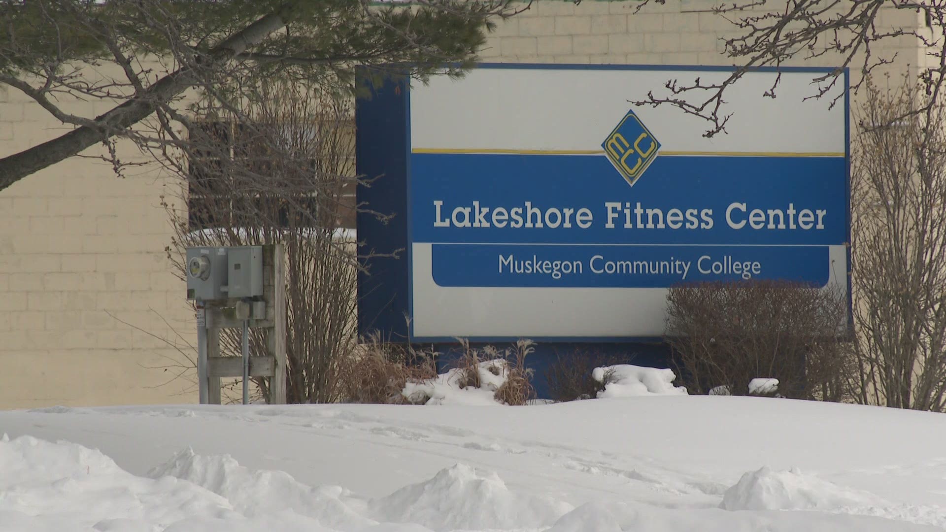 Trustees at Muskegon Community College will accept a $1.17 million purchase offer for the college's closed Lakeshore Fitness Center.