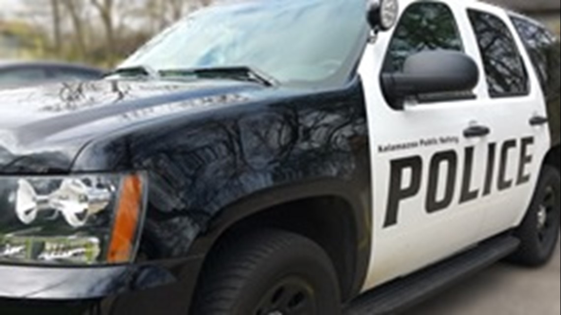 Kalamazoo officer hits 17-year-old shooting suspect with car | wzzm13.com