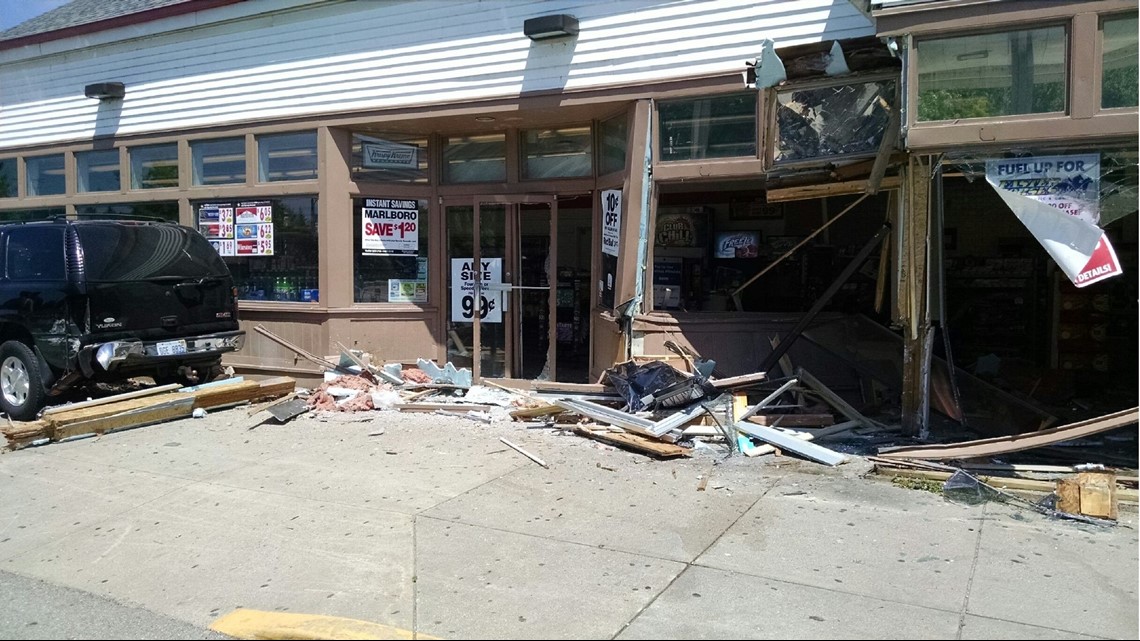 Speedway gas station on Lake Michigan Drive damaged in crash