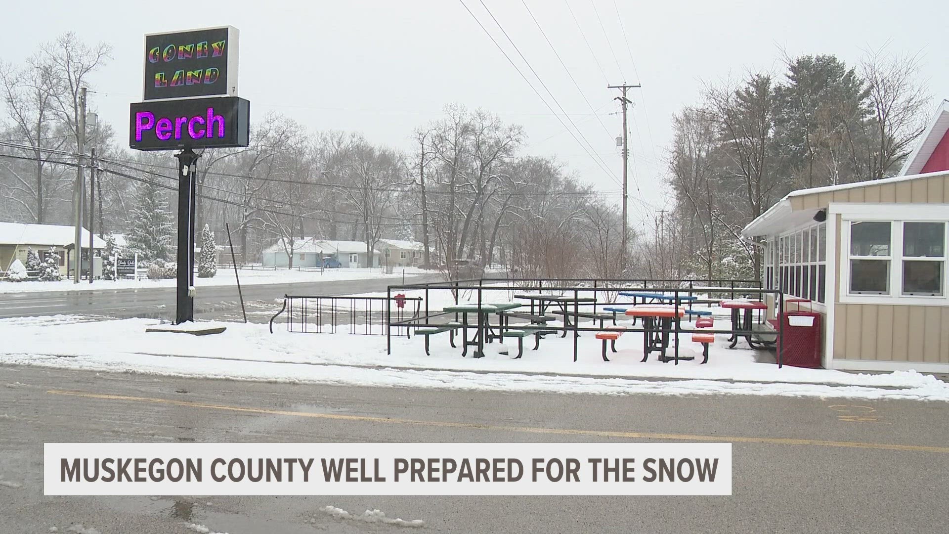 As snow came down for the majority of the day across the lakeshore, major roads in Muskegon remained mostly clear with drivers being asked to remain cautious.