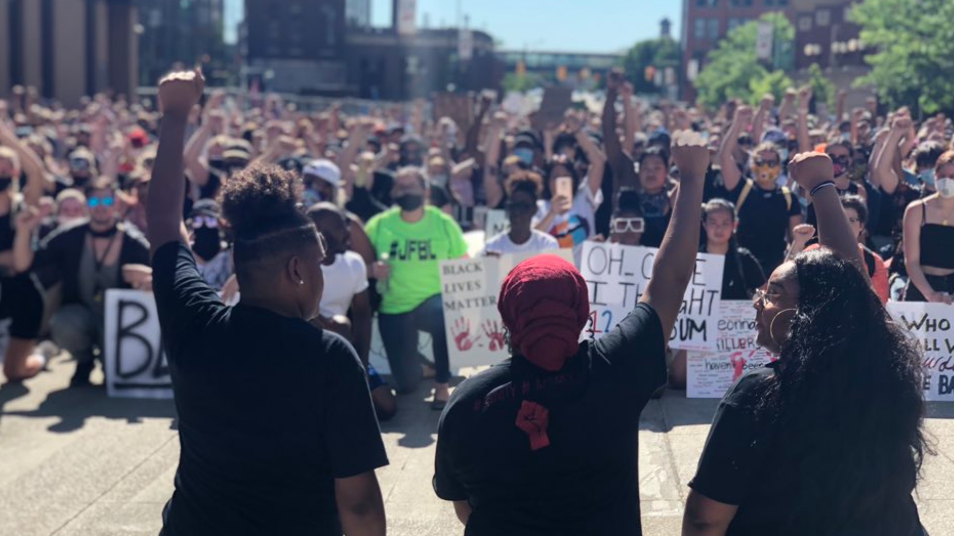 Grand Rapids Rage Live updates | Protest held in Grand Rapids; Group confronts police ...
