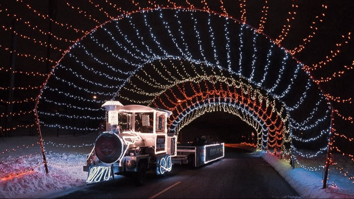 'Christmas Lite Show' features 2 miles of lights at Fifth Third
