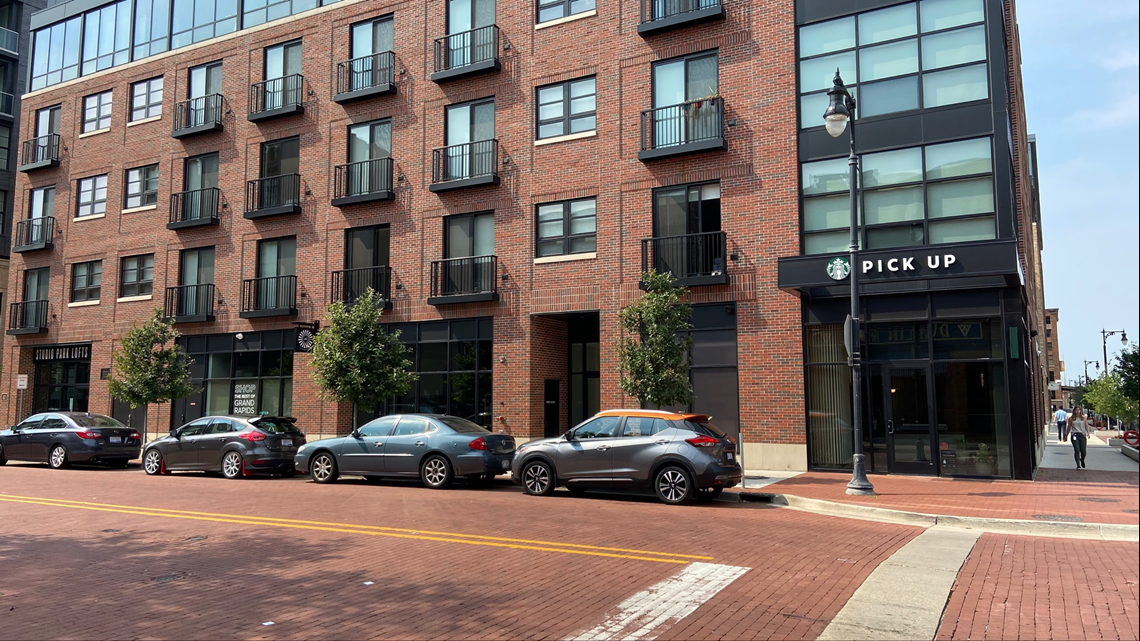 Onthego Starbucks concept store now open in Grand Rapids