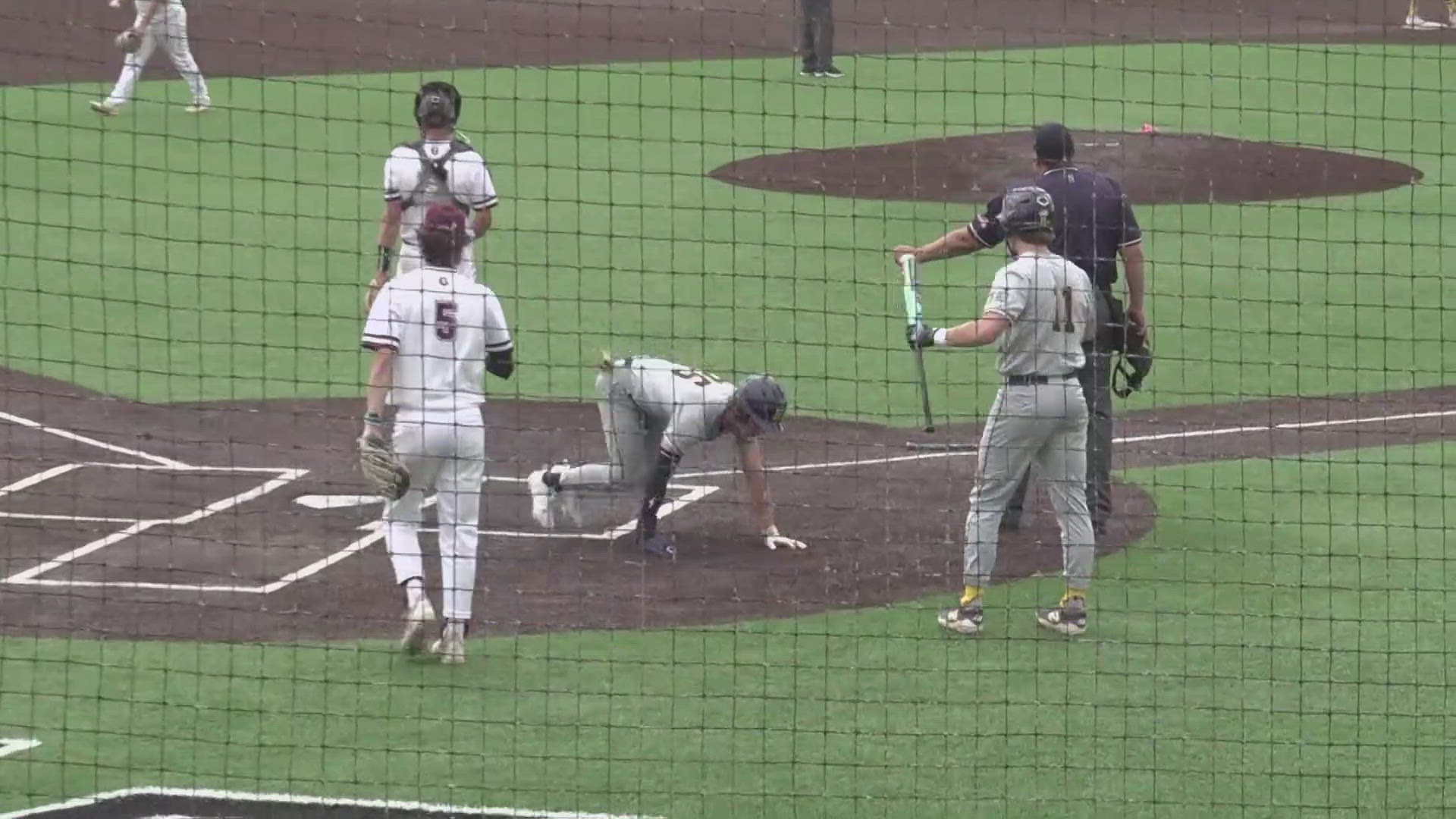 Hudsonville won, 6-1.