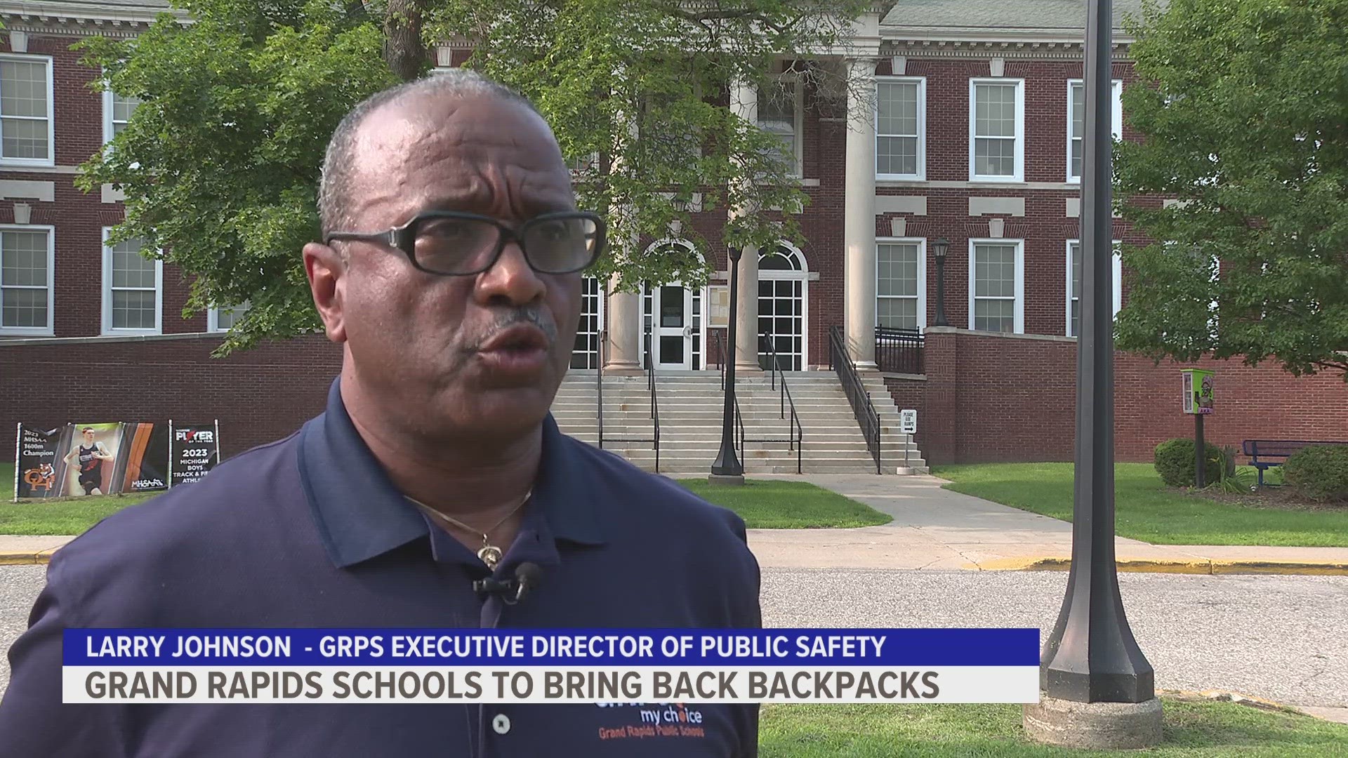 Michigan school district bans all backpacks from school buildings