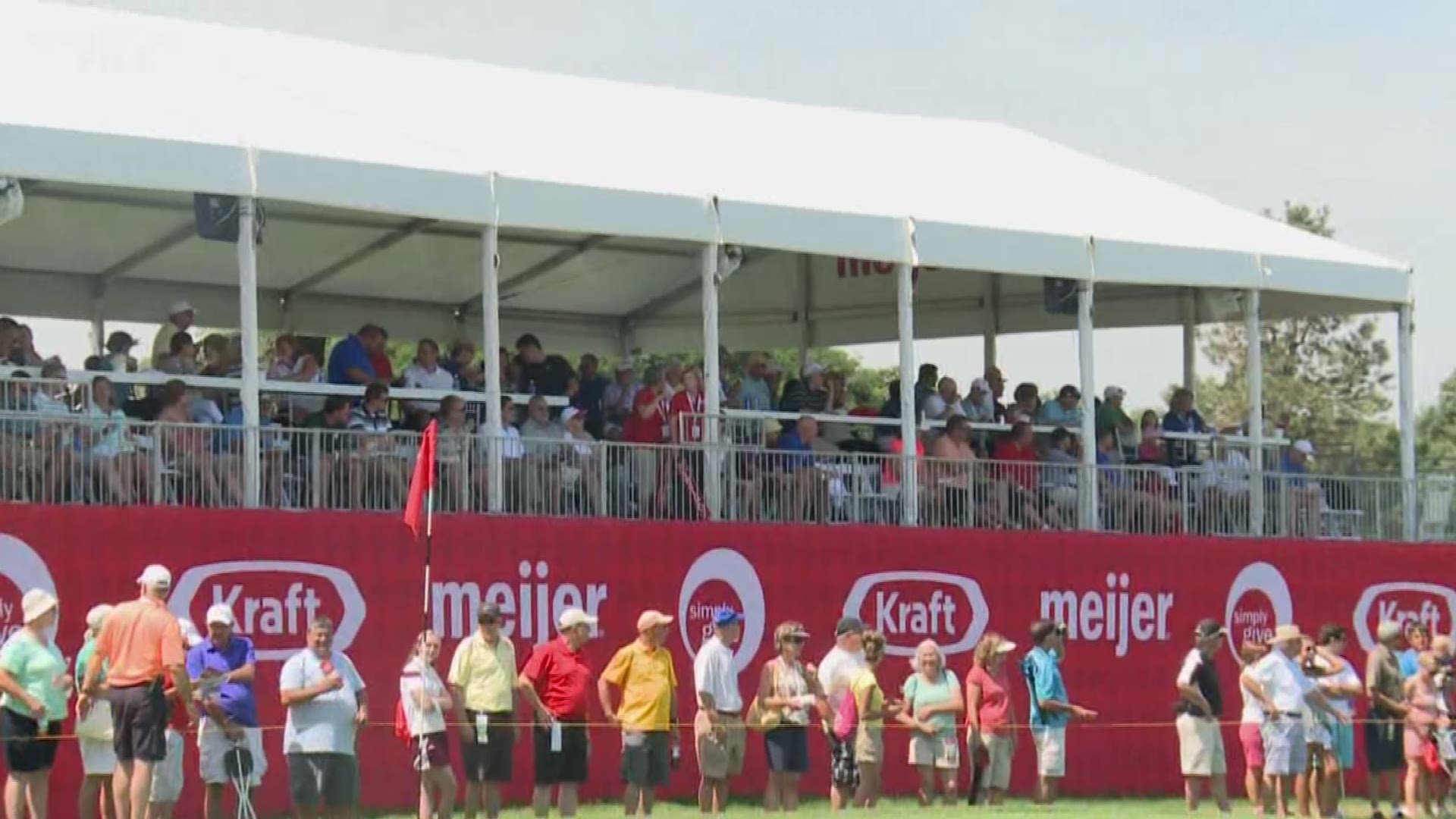 See what's happening at the Meijer LPGA Tournament and who is bringing the flowers.