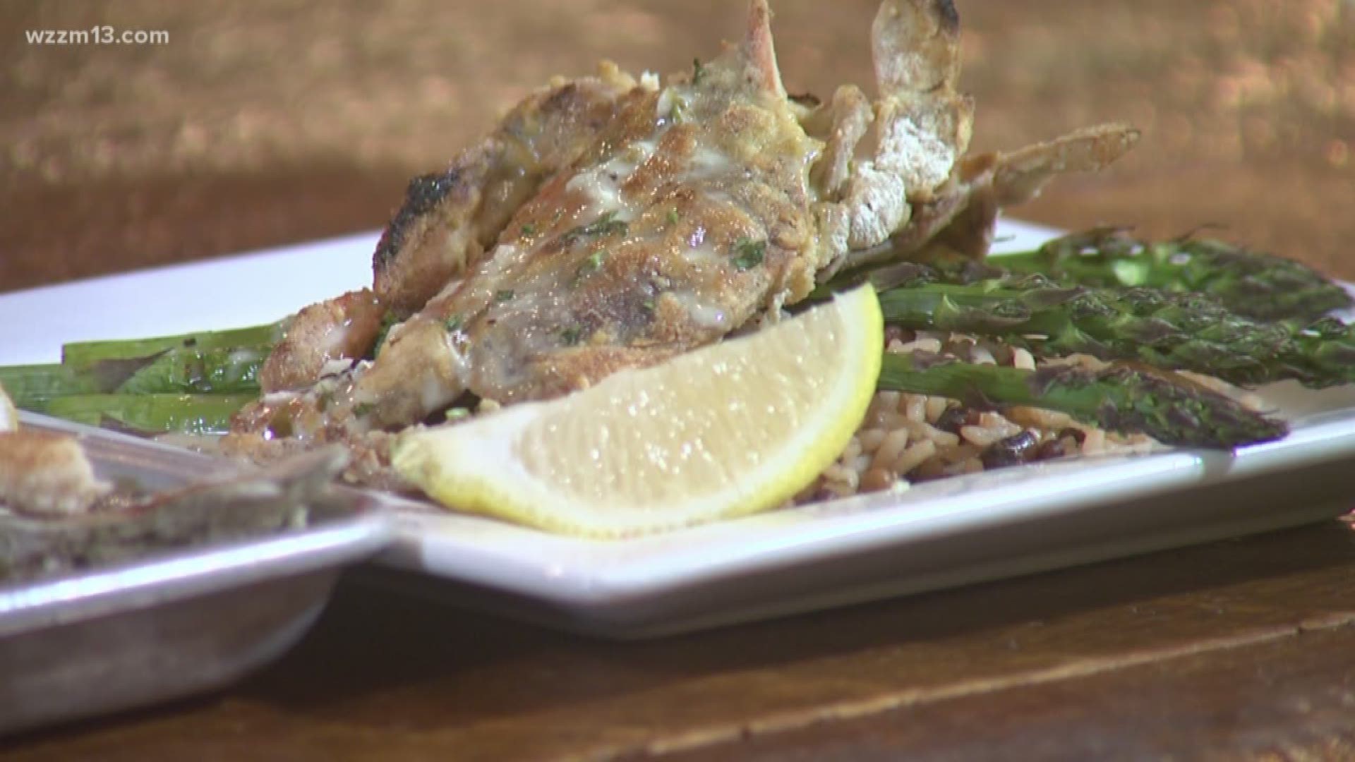In this edition of Let's Eat, James and Dave get some southern seafood at Carolina Lowcountry Kitchen.