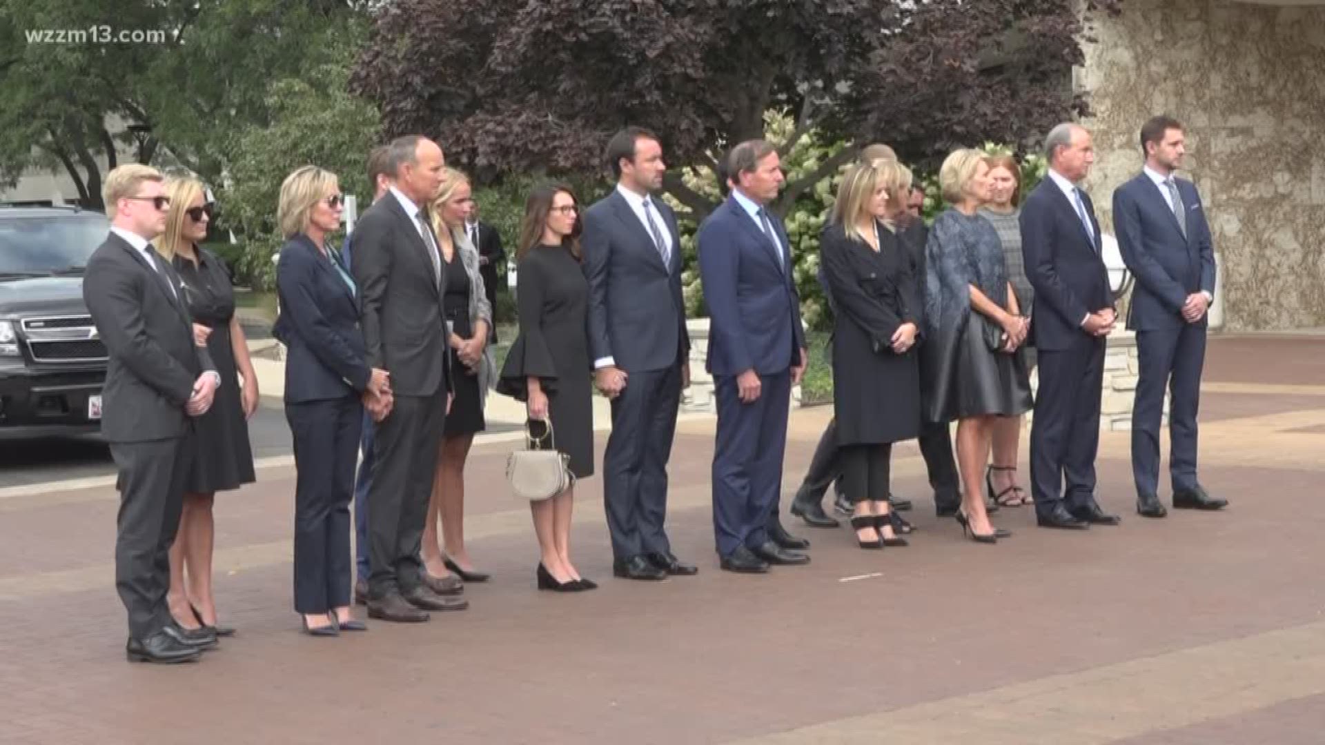 Amway Says Goodbye To Co Founder Rich Devos With Private Employee Visitation Wzzm13 Com