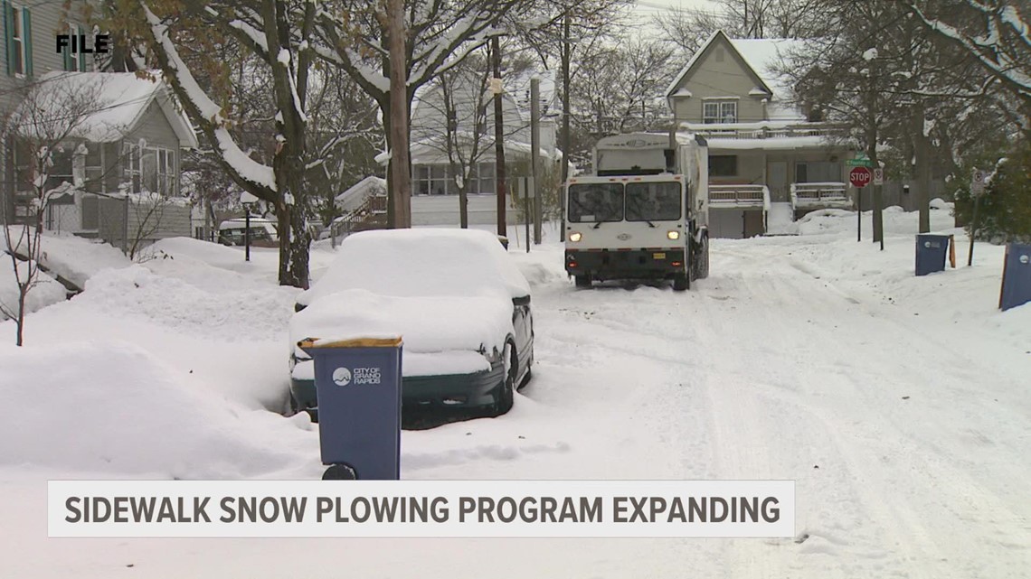 Sidewalk snow plow program to expand in Grand Rapids | wzzm13.com