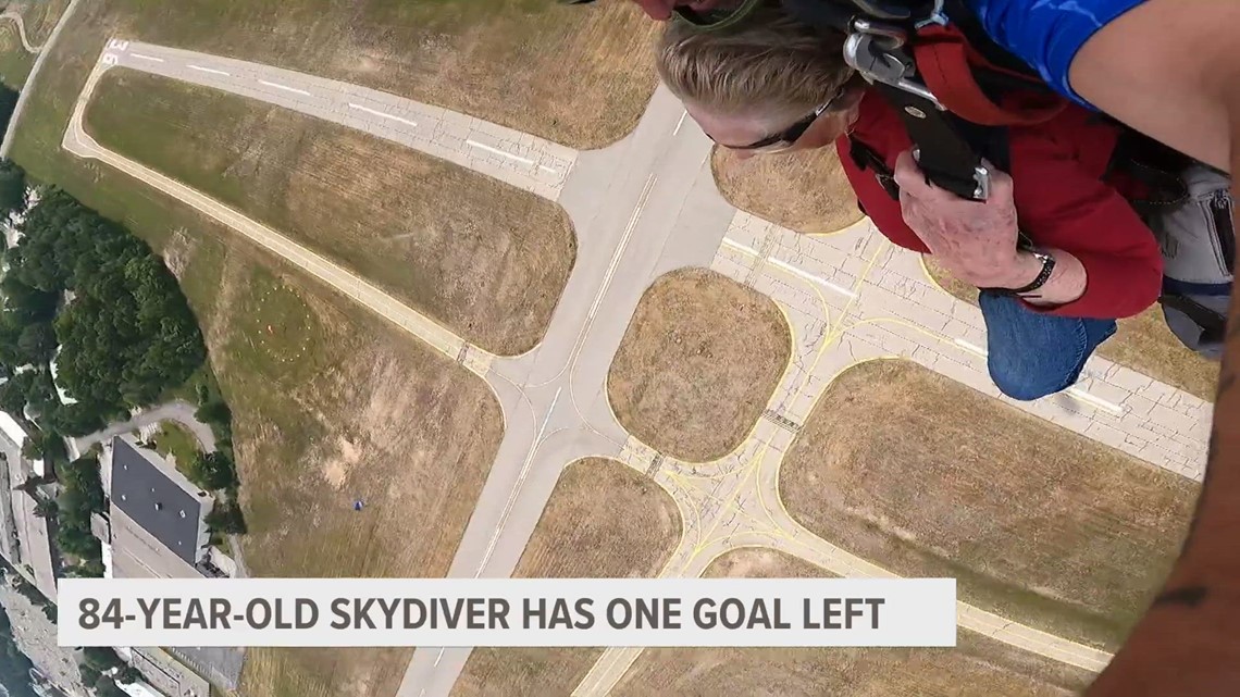 84yearold Michigan skydiver has goal to reach 1,000 jumps