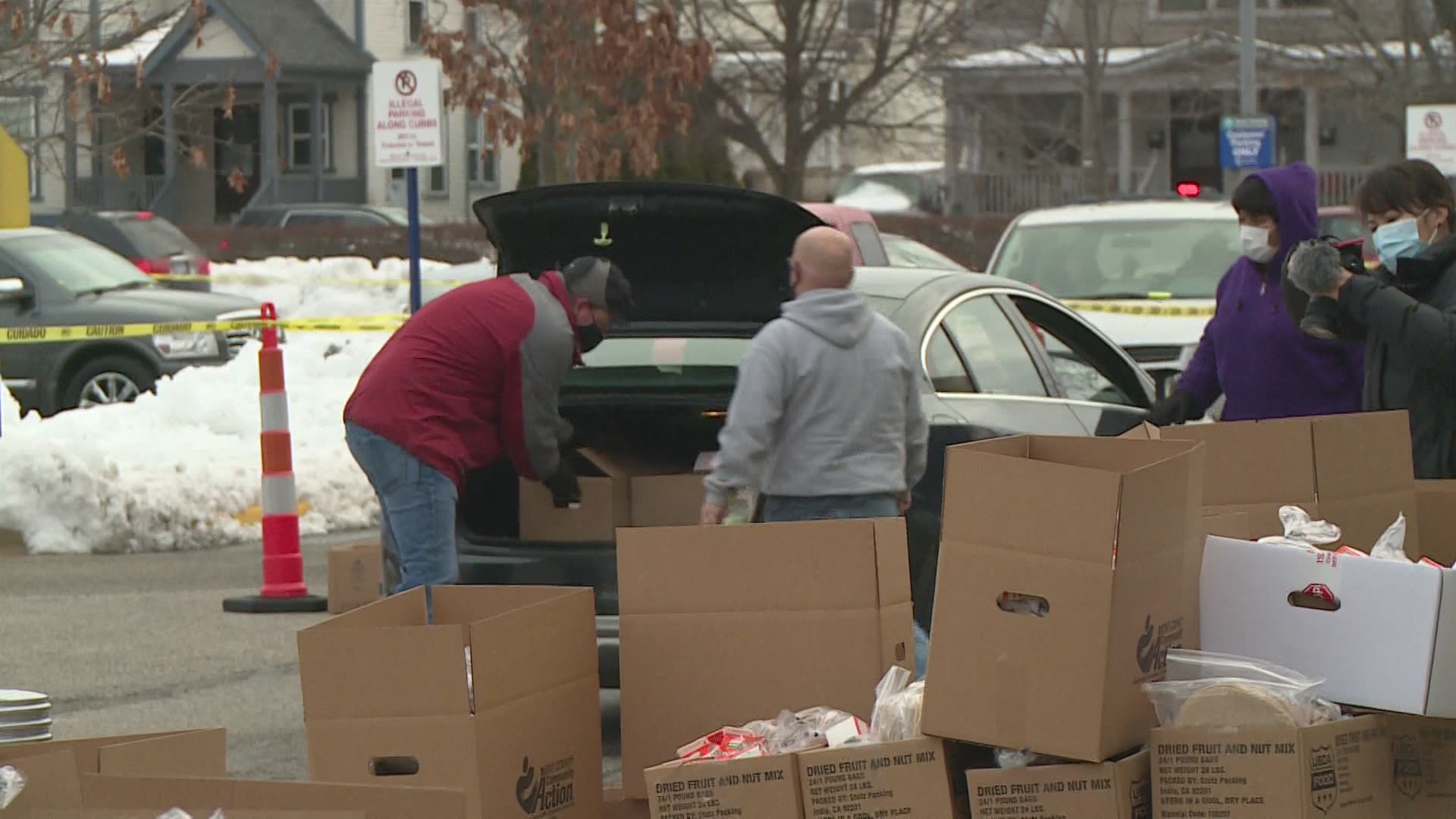 Food giveaway on Thursday, Jan. 7 in downtown Grand Rapids, Michigan until 1 p.m.